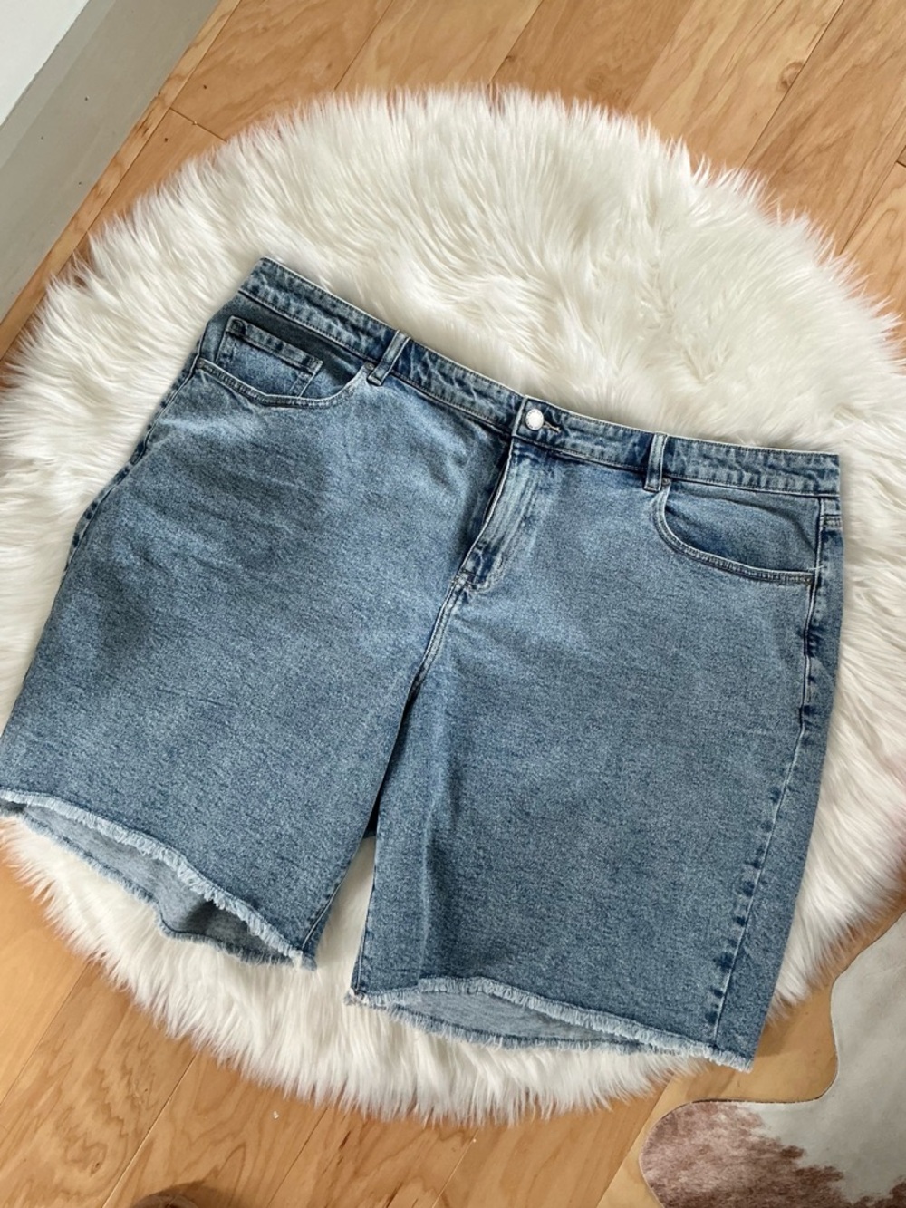 Lane Bryant Frayed Hem Jean Shorts Size 22